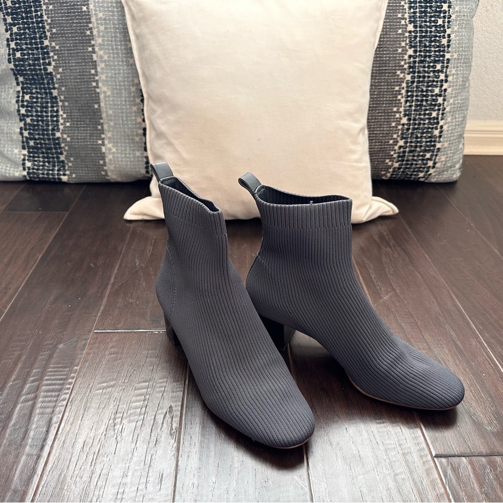 Everlane The Glove Boot - Women’s Size 10 (Color: Slate grey)